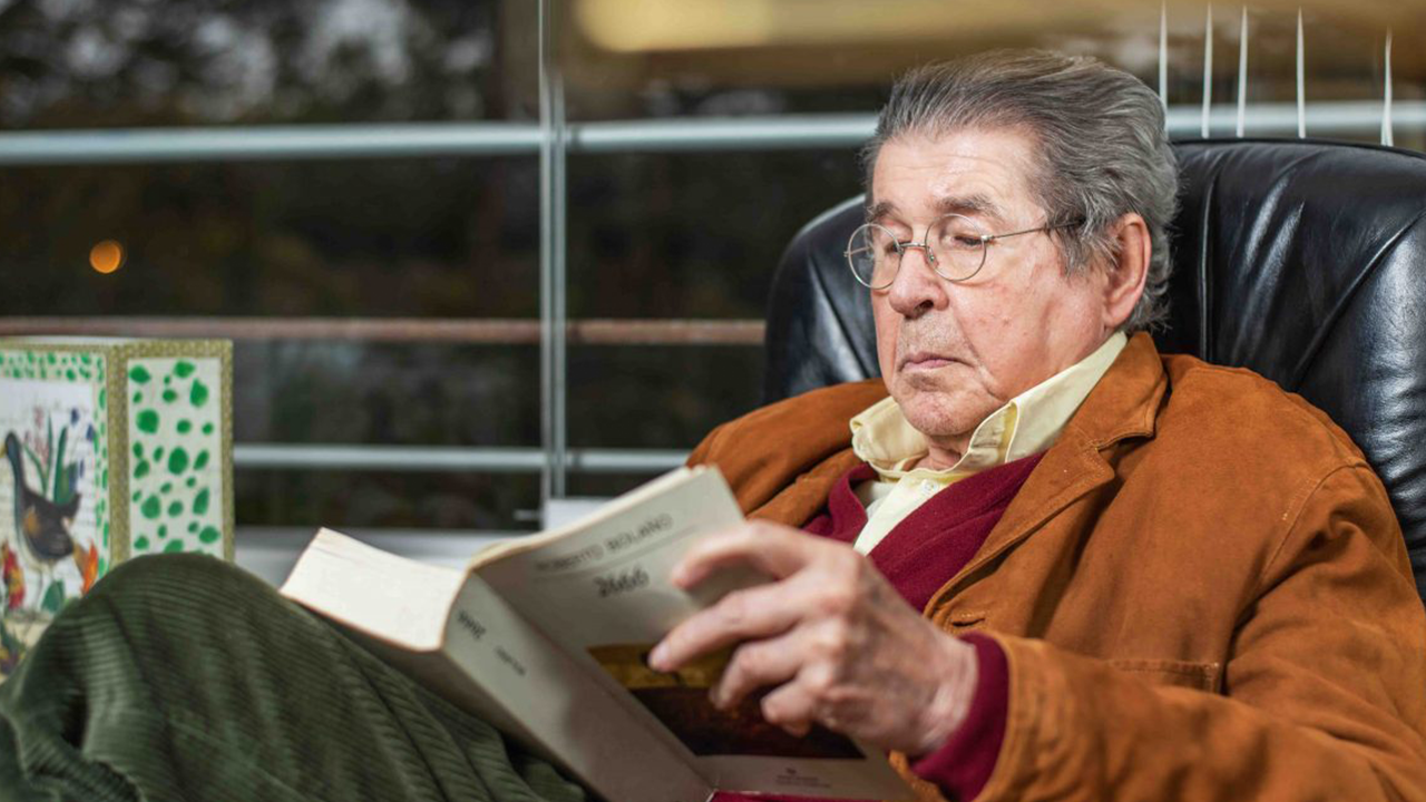 Recuerdan legado de Alfredo Bryce Echenique en Biblioteca Regional Mario Vargas Llosa